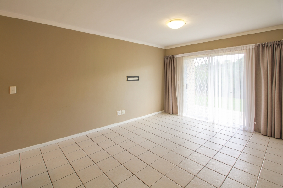 To Let 2 Bedroom Property for Rent in Sir Lowrys Pass Village Western Cape